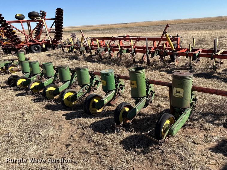 image for item DZ5104 John Deere  planter
