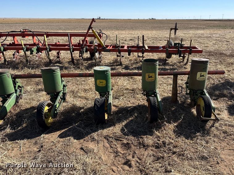 image for item DZ5104 John Deere  planter