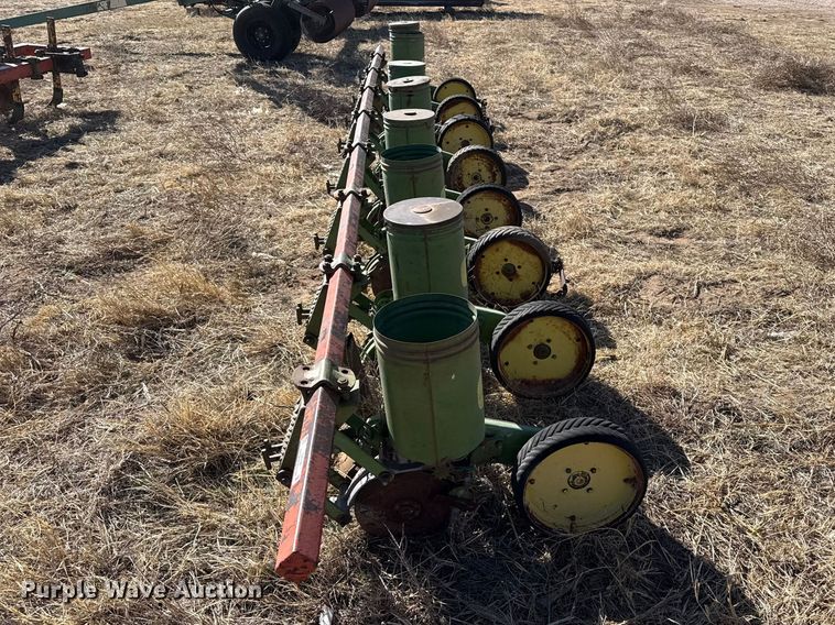 image for item DZ5104 John Deere  planter