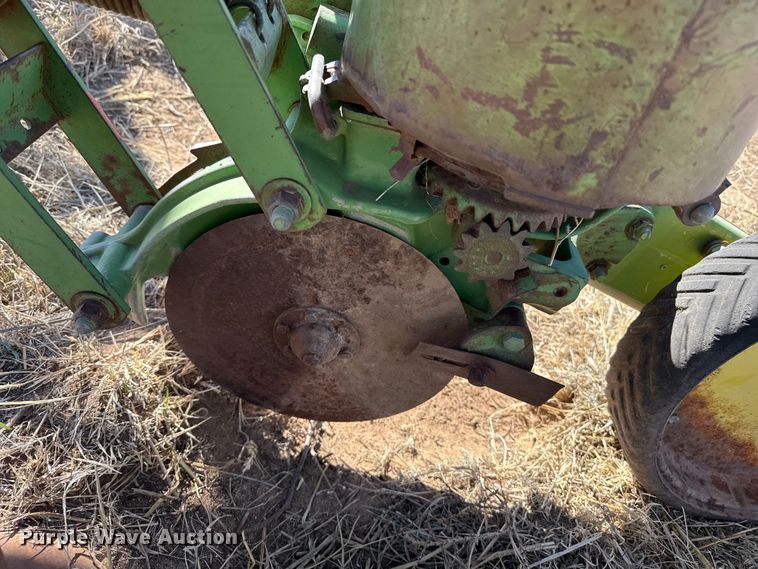 image for item DZ5104 John Deere  planter