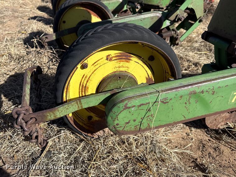 image for item DZ5104 John Deere  planter