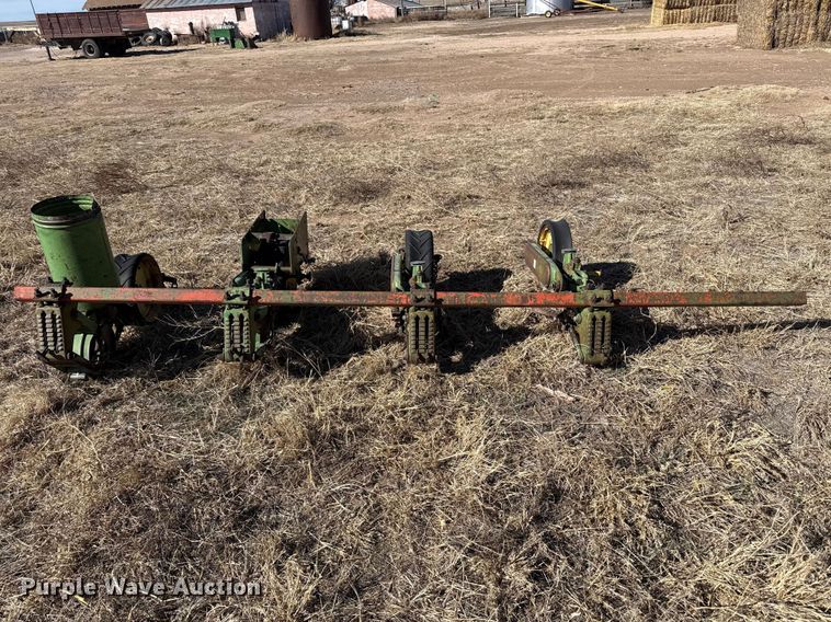 image for item DZ5104 John Deere  planter