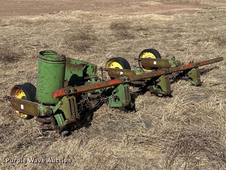 image for item DZ5104 John Deere  planter