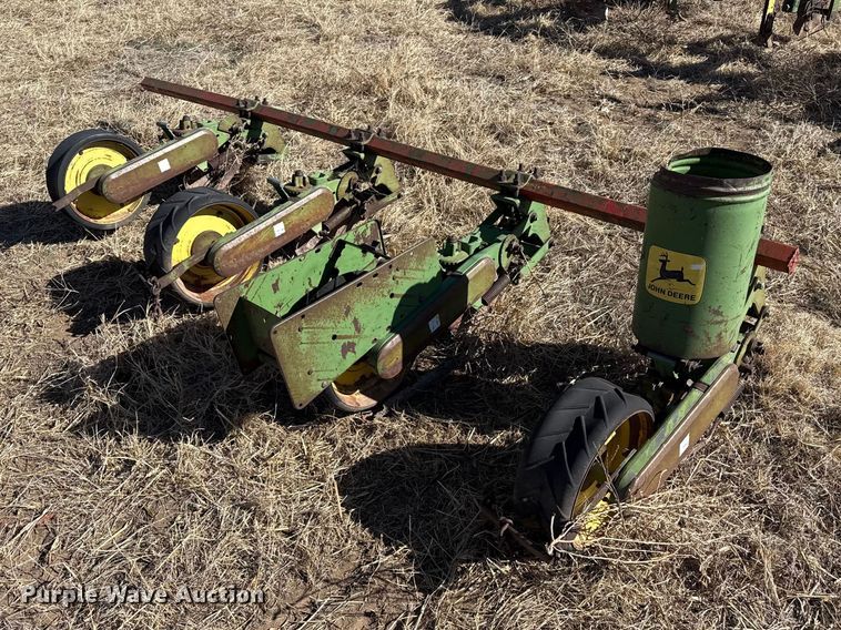 image for item DZ5104 John Deere  planter