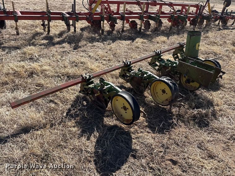 image for item DZ5104 John Deere  planter