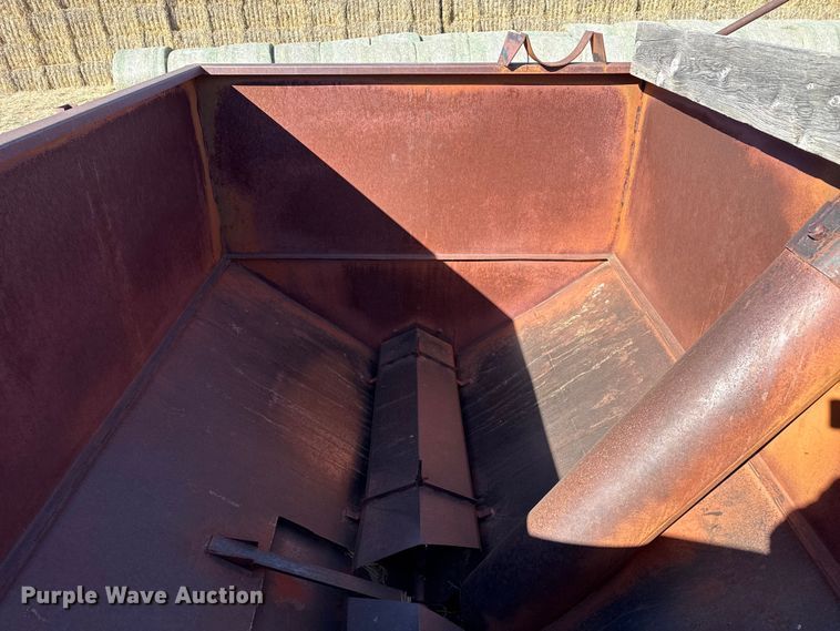 image for item DZ5109 Phares & Wilkins grain cart