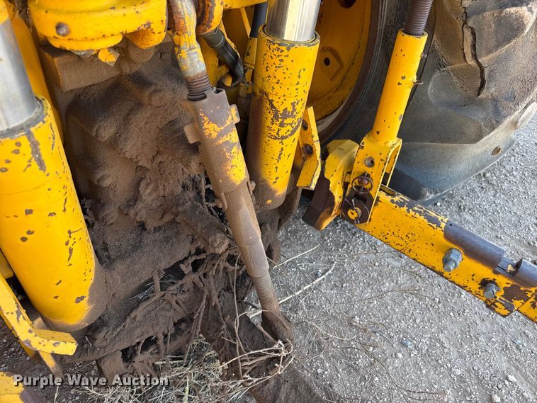 image for item DZ5121 Minneapolis Moline G1050 tractor