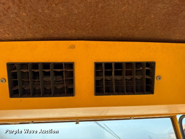 image for item DZ5121 Minneapolis Moline G1050 tractor