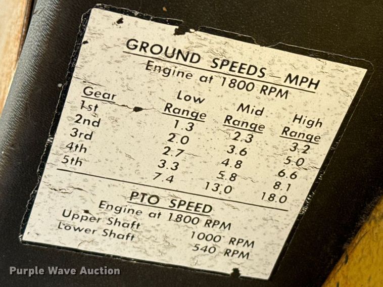 image for item DZ5121 Minneapolis Moline G1050 tractor