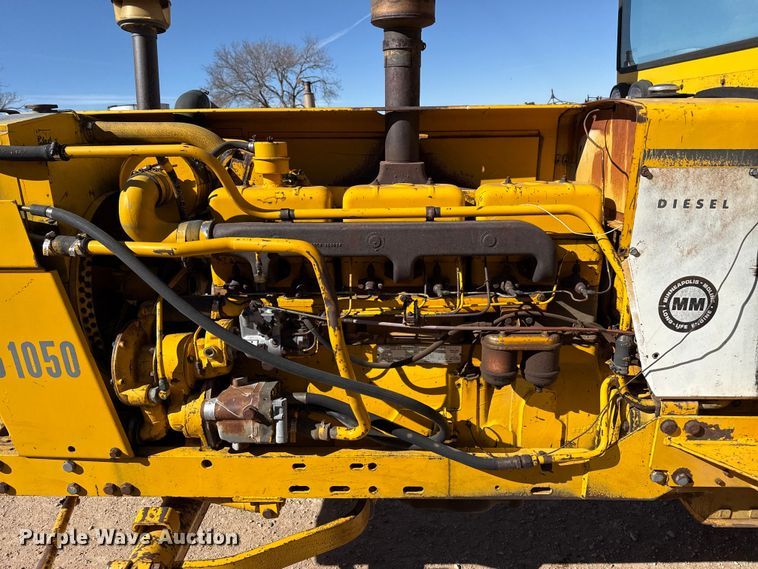 image for item DZ5121 Minneapolis Moline G1050 tractor