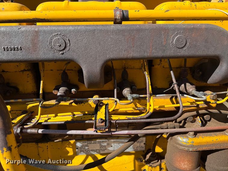 image for item DZ5121 Minneapolis Moline G1050 tractor