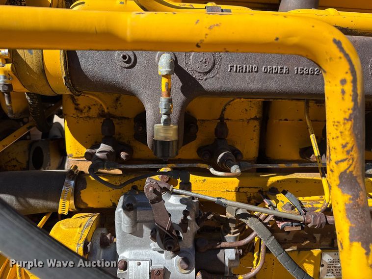 image for item DZ5121 Minneapolis Moline G1050 tractor