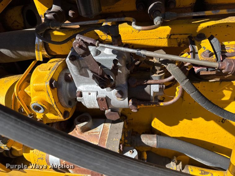 image for item DZ5121 Minneapolis Moline G1050 tractor