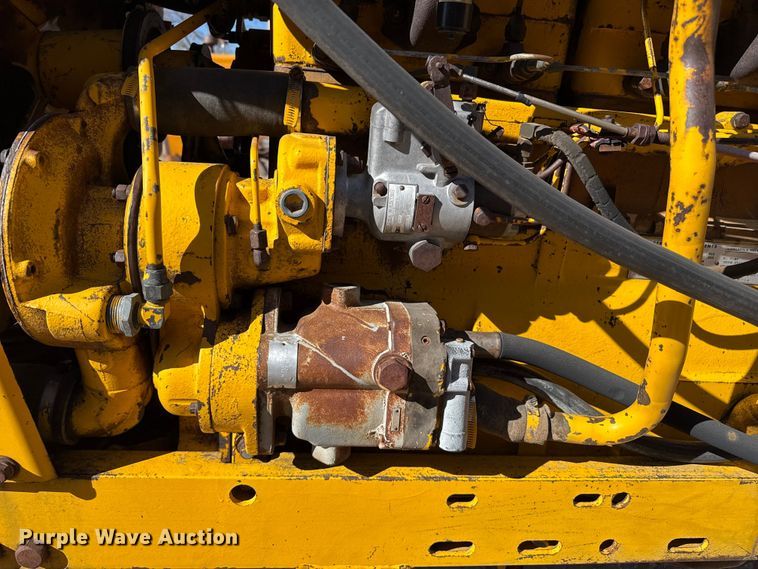 image for item DZ5121 Minneapolis Moline G1050 tractor