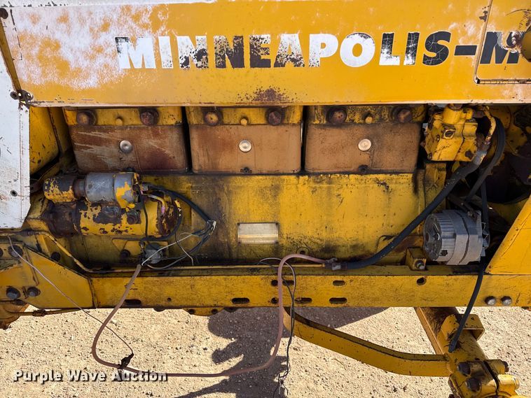 image for item DZ5121 Minneapolis Moline G1050 tractor