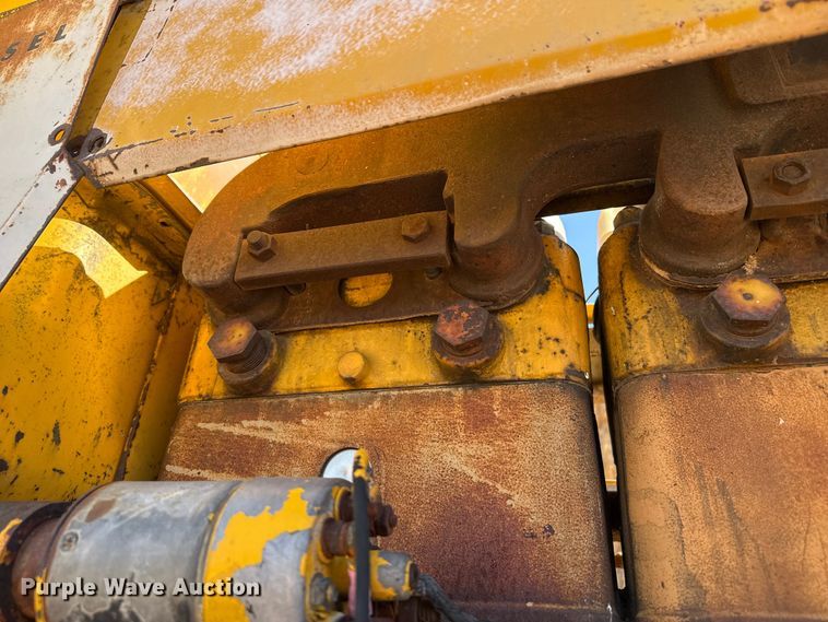 image for item DZ5121 Minneapolis Moline G1050 tractor