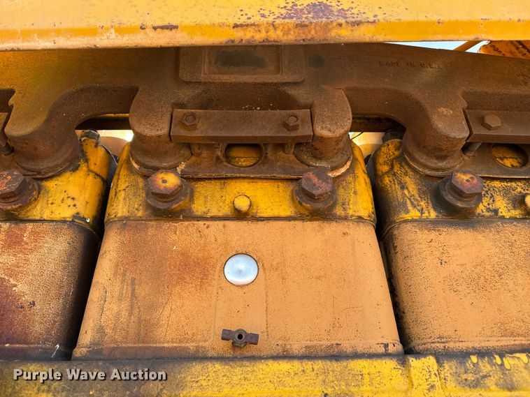 image for item DZ5121 Minneapolis Moline G1050 tractor