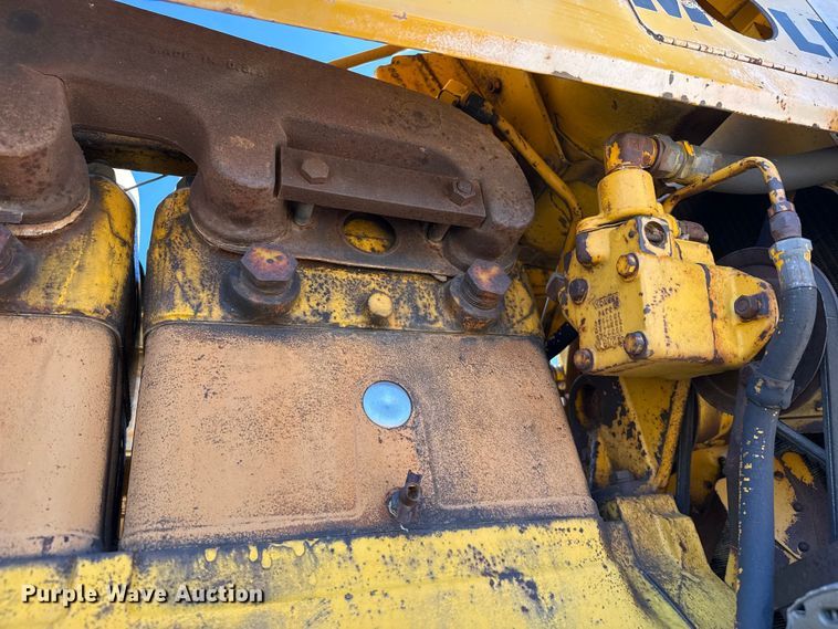 image for item DZ5121 Minneapolis Moline G1050 tractor