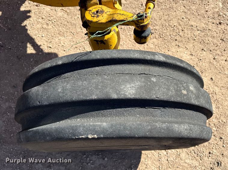 image for item DZ5121 Minneapolis Moline G1050 tractor