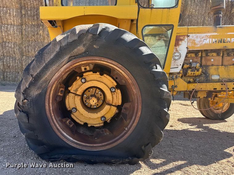 image for item DZ5121 Minneapolis Moline G1050 tractor