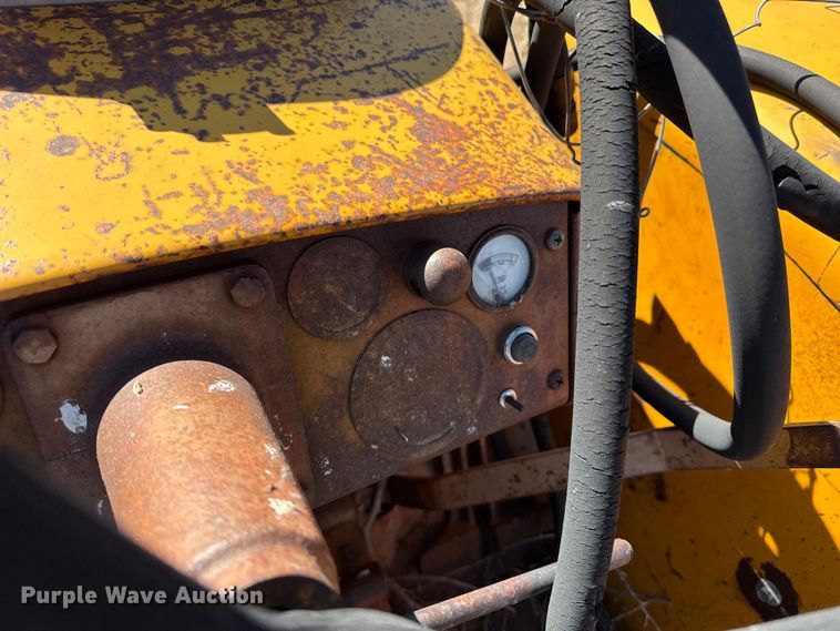 image for item DZ5122 Minneapolis Moline tractor