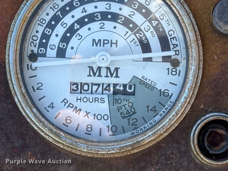 image for item DZ5122 Minneapolis Moline tractor