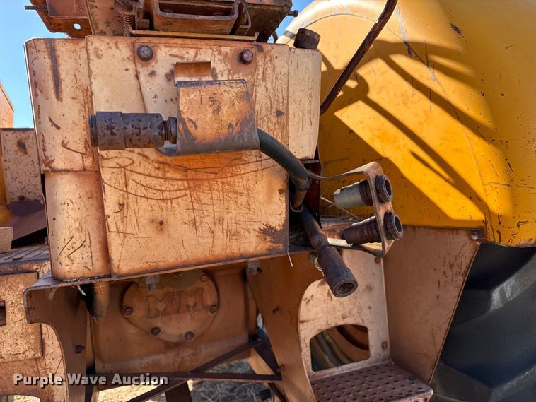 image for item DZ5122 Minneapolis Moline tractor