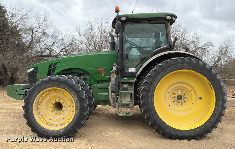 image for item ED5128 2016 John Deere 8245R MFWD tractor