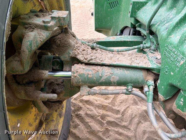 image for item ED5128 2016 John Deere 8245R MFWD tractor