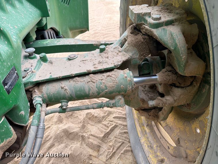 image for item ED5128 2016 John Deere 8245R MFWD tractor