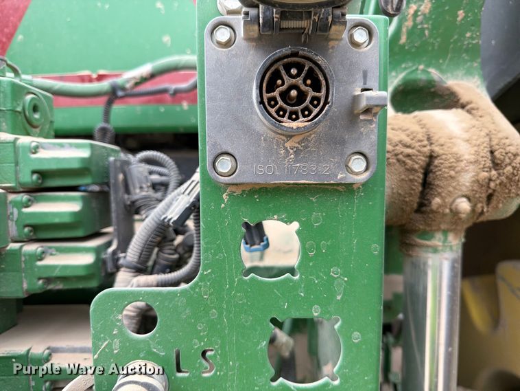 image for item ED5128 2016 John Deere 8245R MFWD tractor