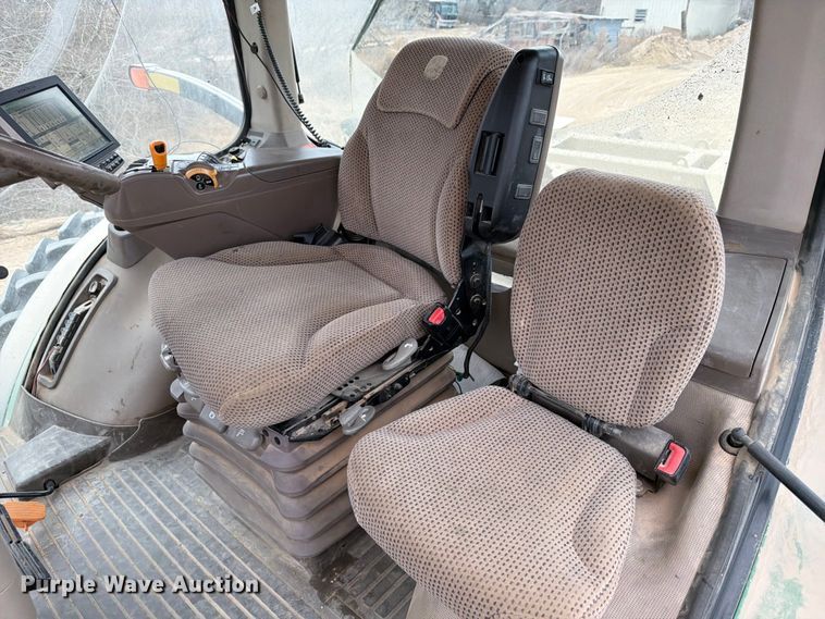 image for item ED5128 2016 John Deere 8245R MFWD tractor