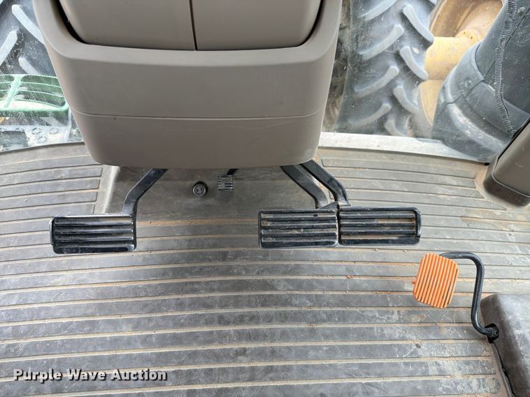 image for item ED5128 2016 John Deere 8245R MFWD tractor