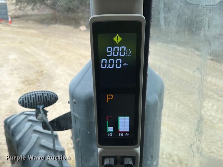 image for item ED5128 2016 John Deere 8245R MFWD tractor