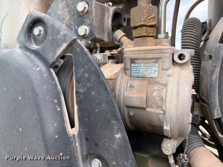 image for item ED5128 2016 John Deere 8245R MFWD tractor