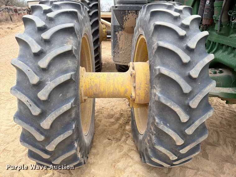 image for item ED5128 2016 John Deere 8245R MFWD tractor