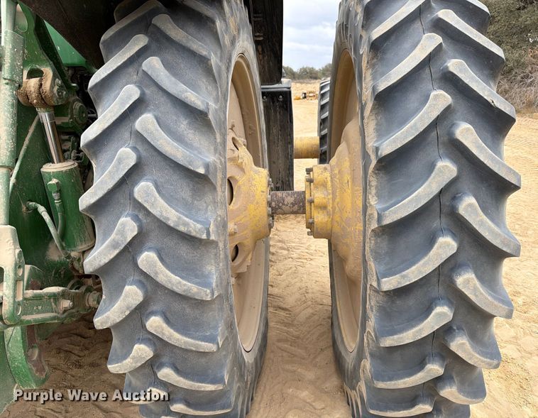 image for item ED5128 2016 John Deere 8245R MFWD tractor