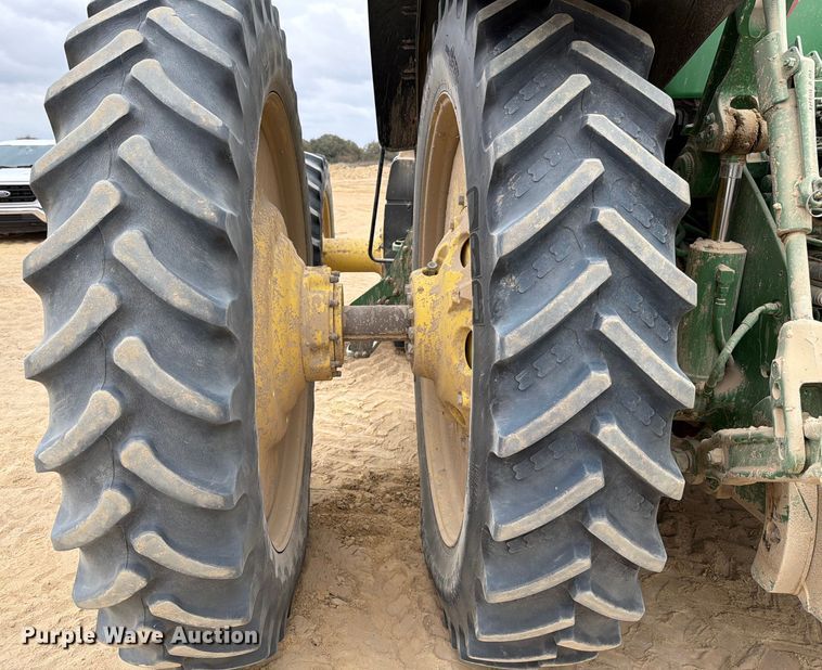 image for item ED5128 2016 John Deere 8245R MFWD tractor