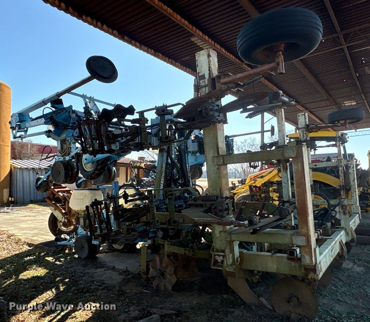 image for item EF0981 Monosem strip-till planter 