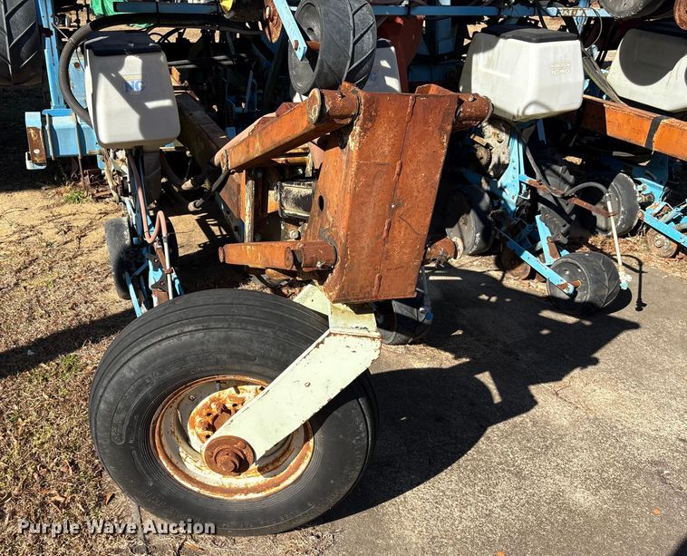 image for item EF0981 Monosem strip-till planter 