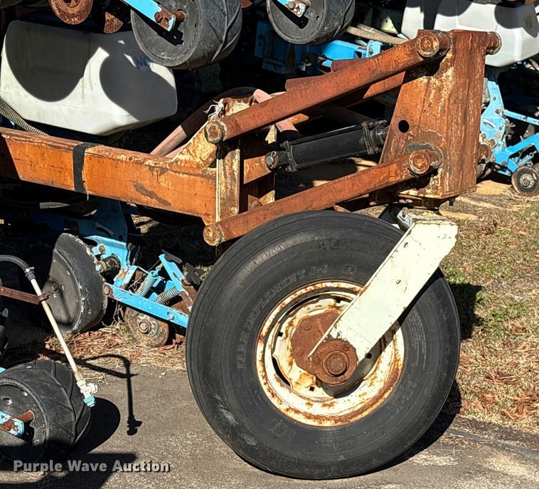 image for item EF0981 Monosem strip-till planter 