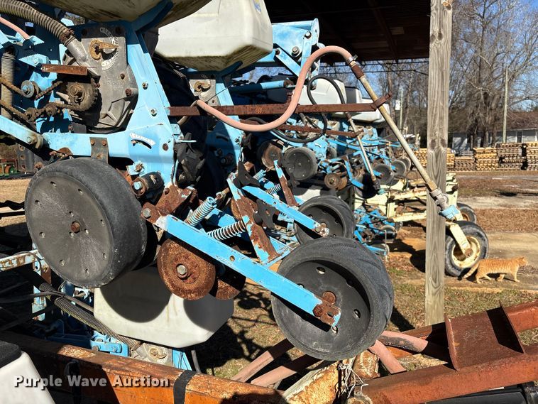 image for item EF0981 Monosem strip-till planter 