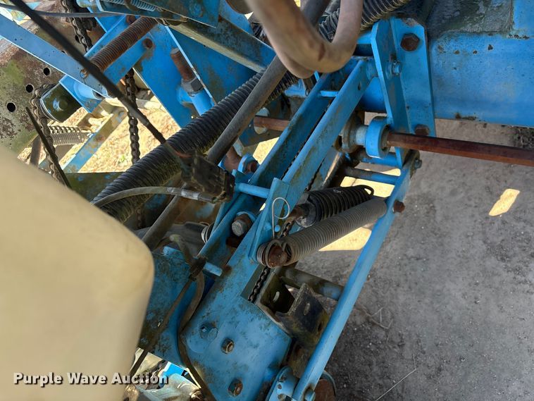 image for item EF0981 Monosem strip-till planter 