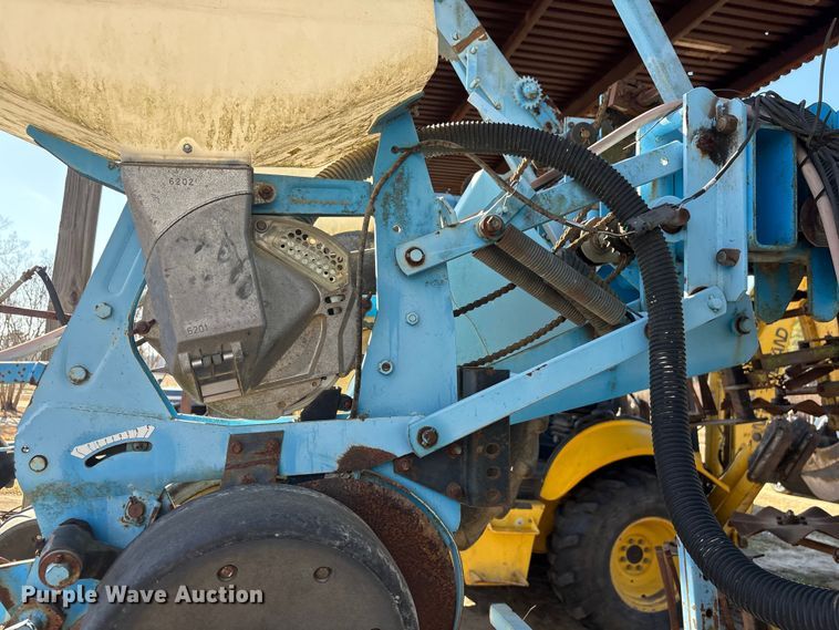 image for item EF0981 Monosem strip-till planter 