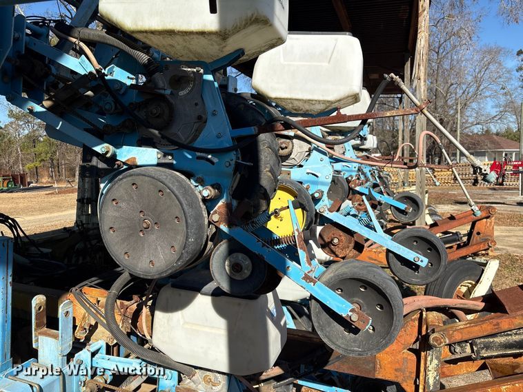 image for item EF0981 Monosem strip-till planter 