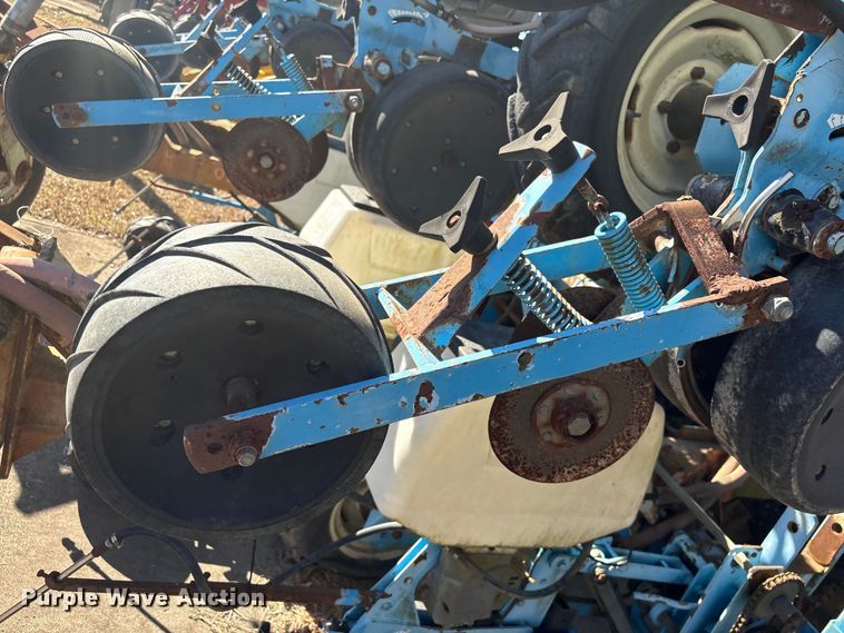 image for item EF0981 Monosem strip-till planter 