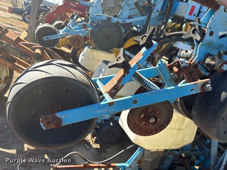 image for item EF0981 Monosem strip-till planter 