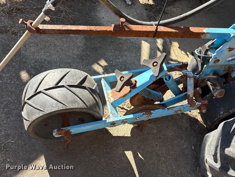 image for item EF0981 Monosem strip-till planter 