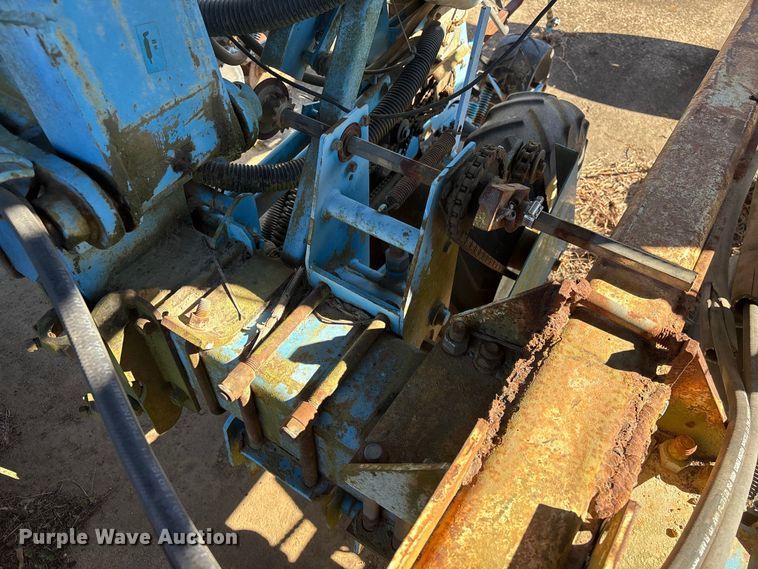 image for item EF0981 Monosem strip-till planter 