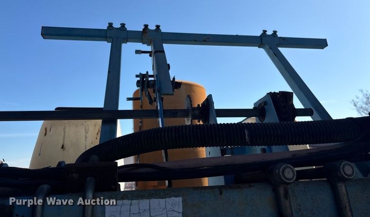 image for item EF0981 Monosem strip-till planter 